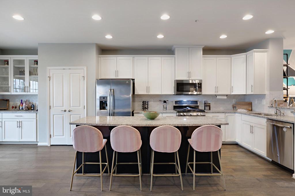 5532 GLOVER PARK DRIVE