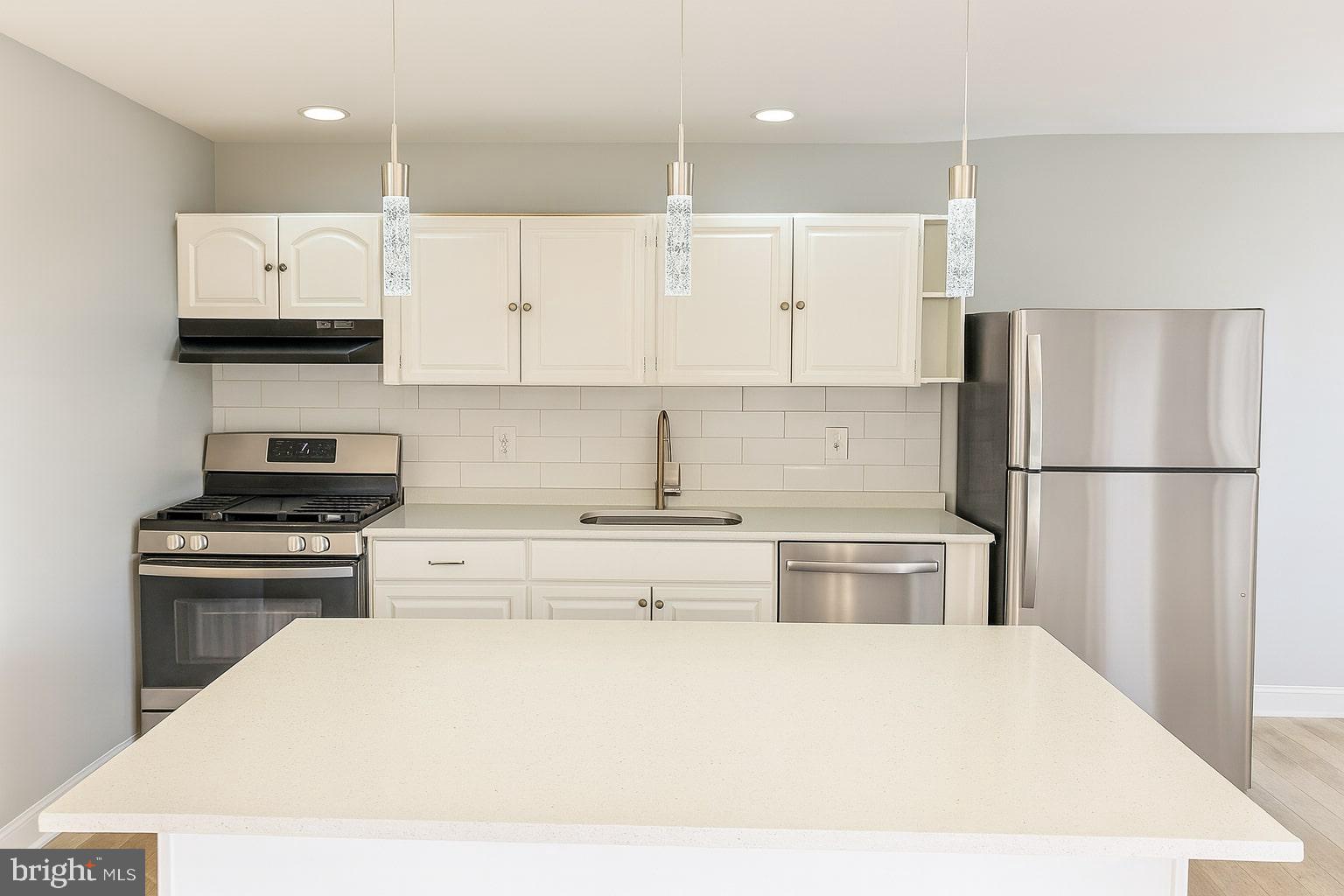 7125 DONNELL PLACE C4