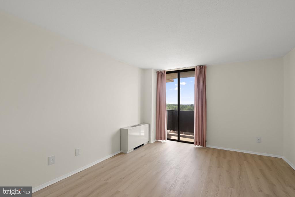 6100 WESTCHESTER PARK DRIVE Unit: 1117