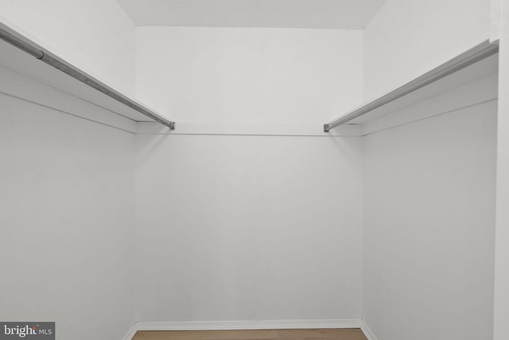 6100 WESTCHESTER PARK DRIVE Unit: 1117