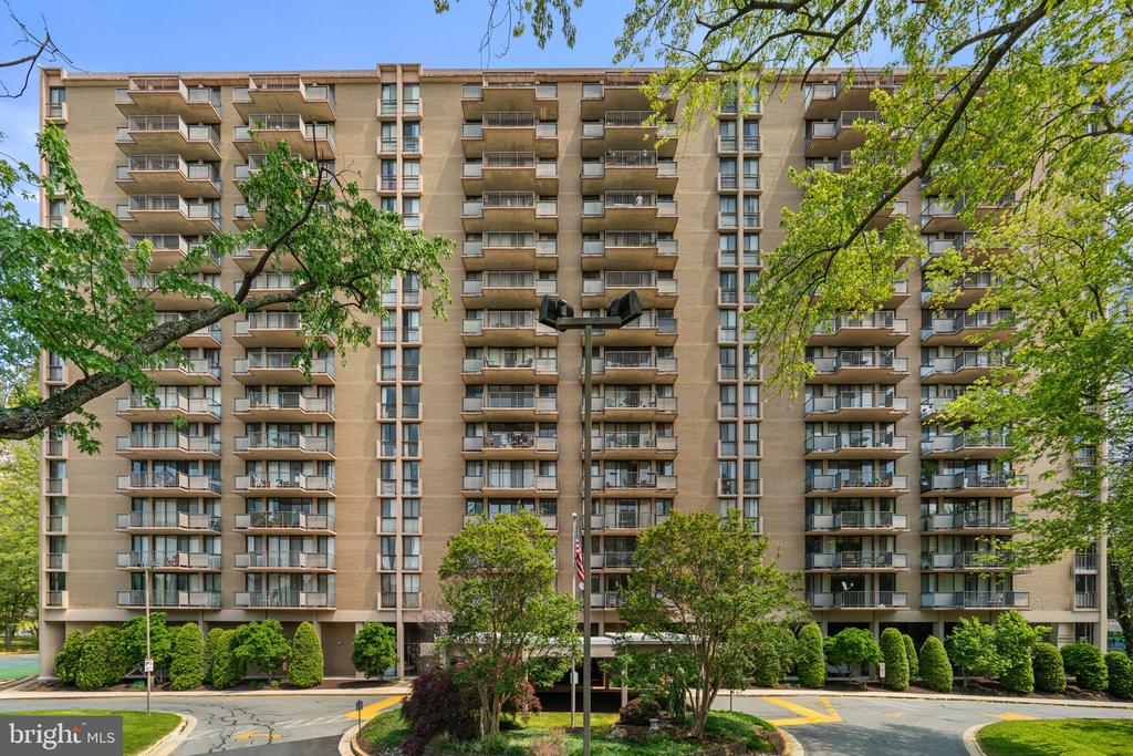 6100 WESTCHESTER PARK DRIVE Unit: 1117