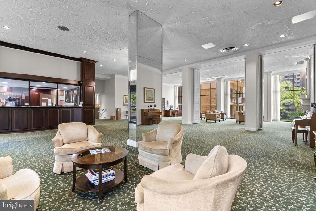 6100 WESTCHESTER PARK DRIVE Unit: 1117