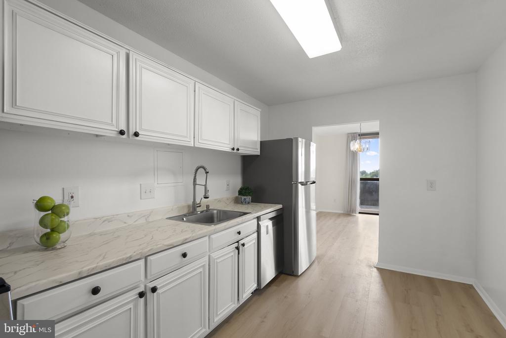 6100 WESTCHESTER PARK DRIVE Unit: 1117