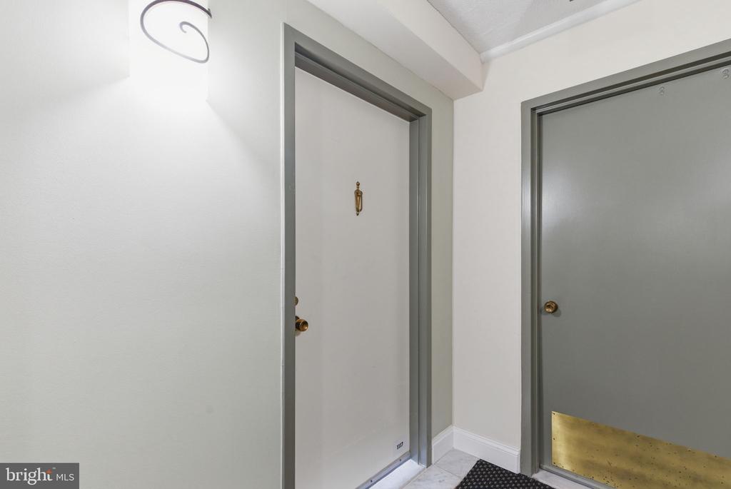6100 WESTCHESTER PARK DRIVE Unit: 1117