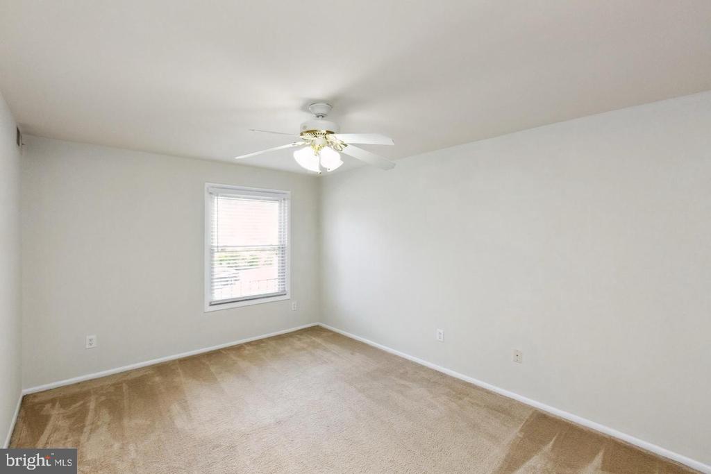 9808 47TH PLACE Unit: 202