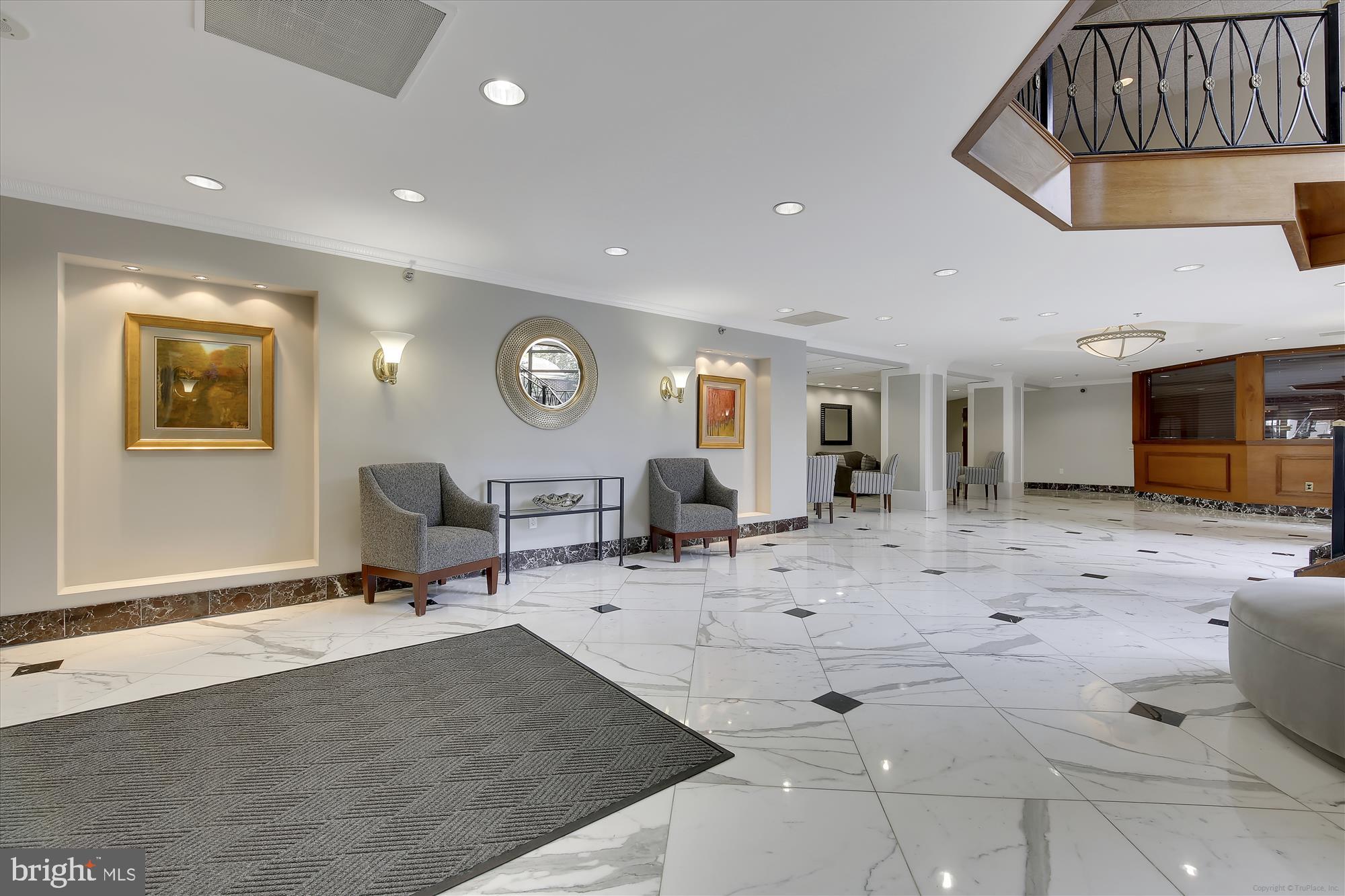 1276 N WAYNE STREET 200