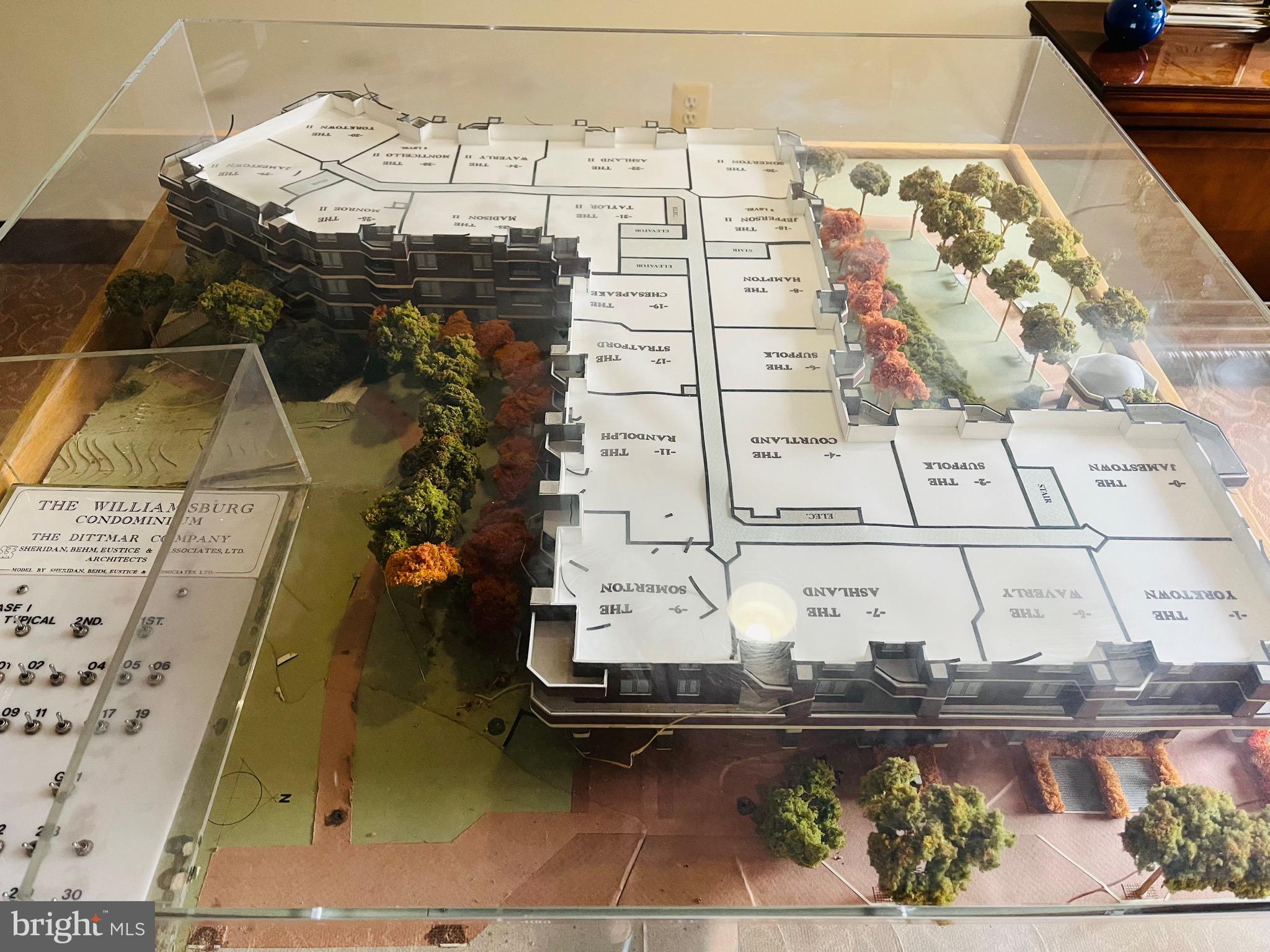 1276 N WAYNE STREET 200