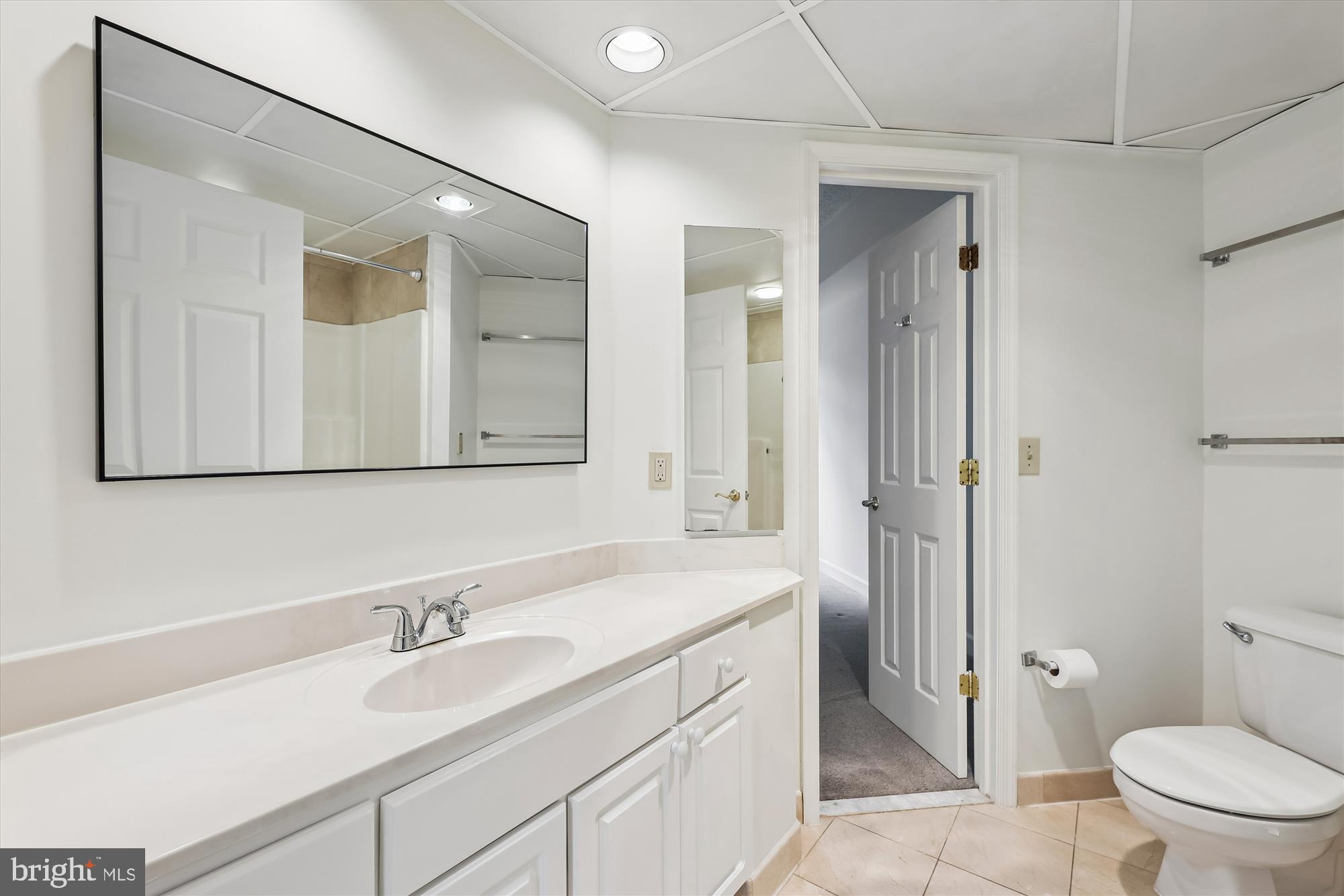 1276 N WAYNE STREET 200