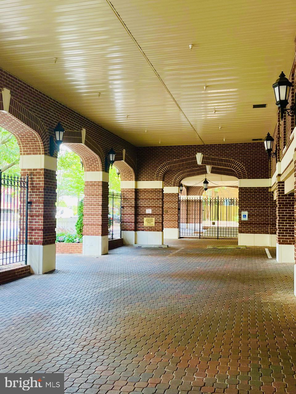 1276 N WAYNE STREET 200