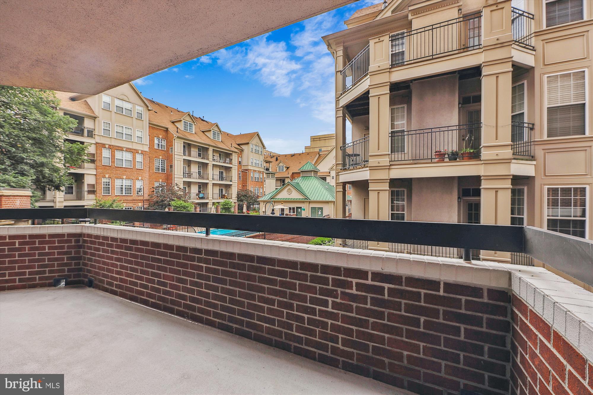 1276 N WAYNE STREET 200