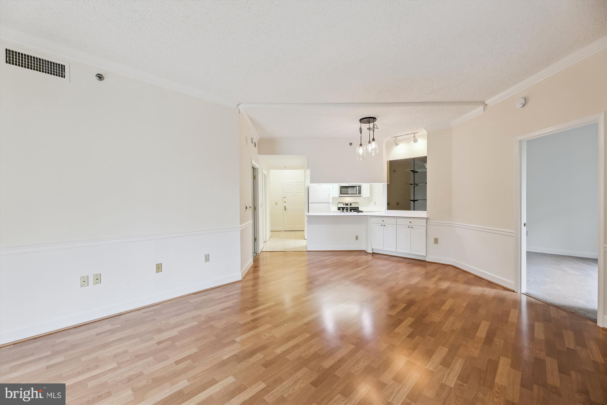 1276 N WAYNE STREET 200