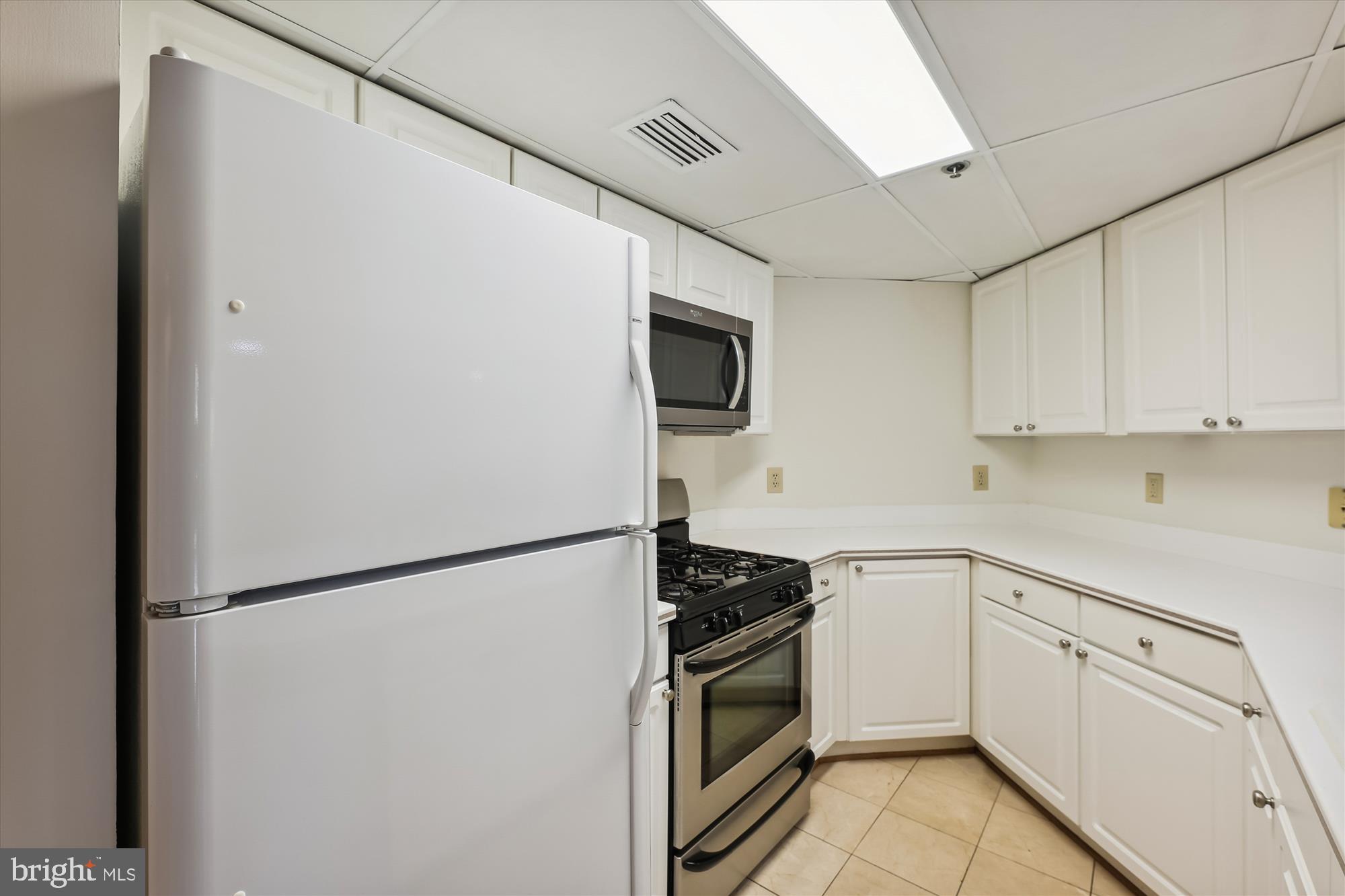 1276 N WAYNE STREET 200