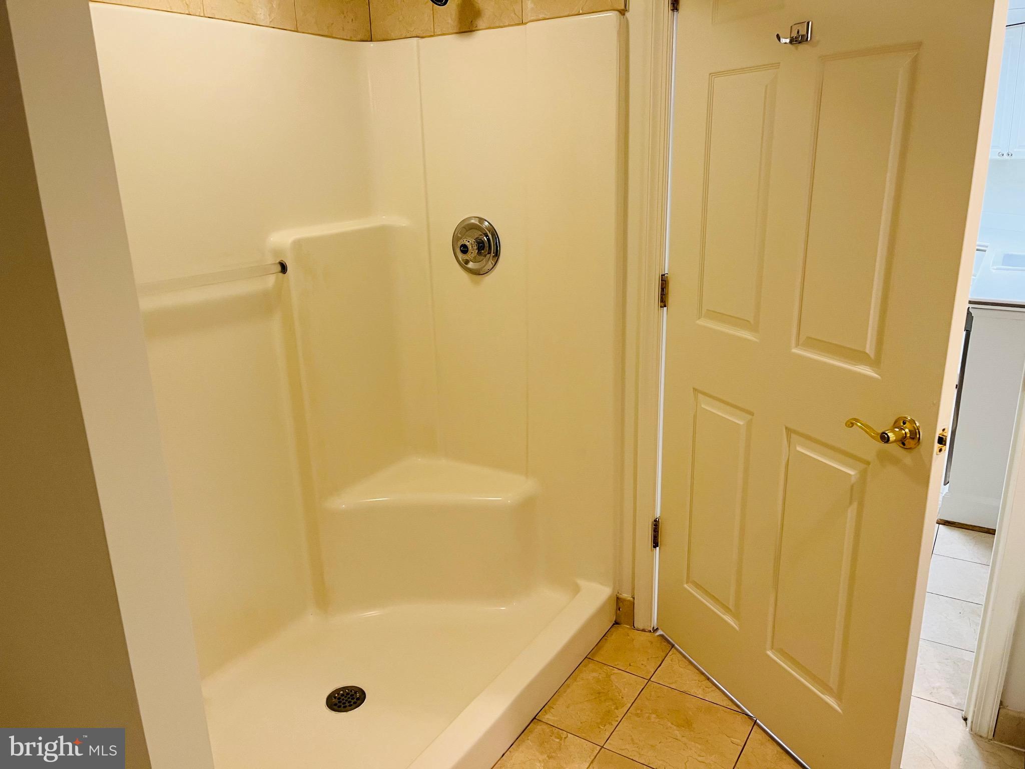 1276 N WAYNE STREET 200