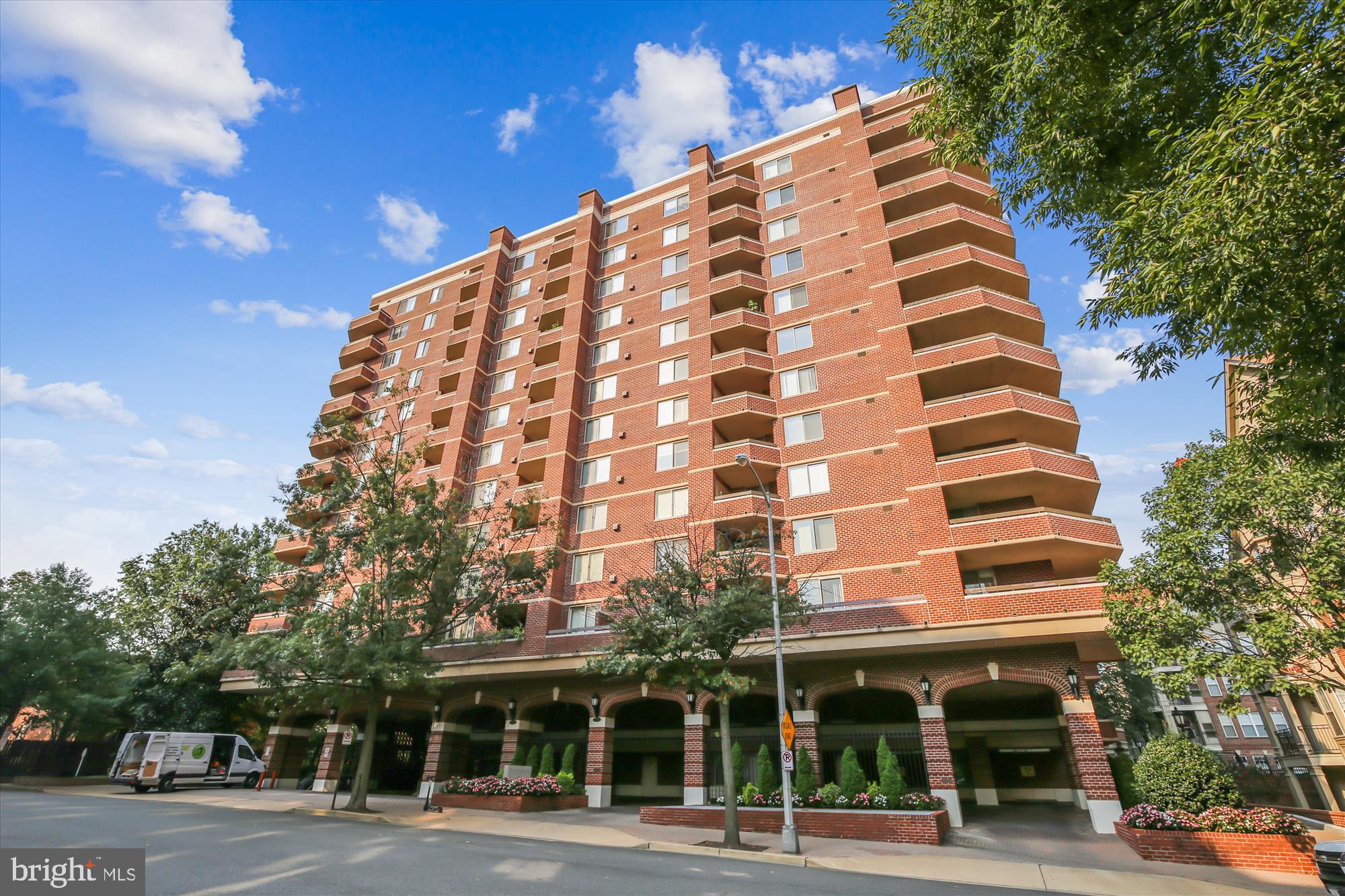 1276 N WAYNE STREET 200