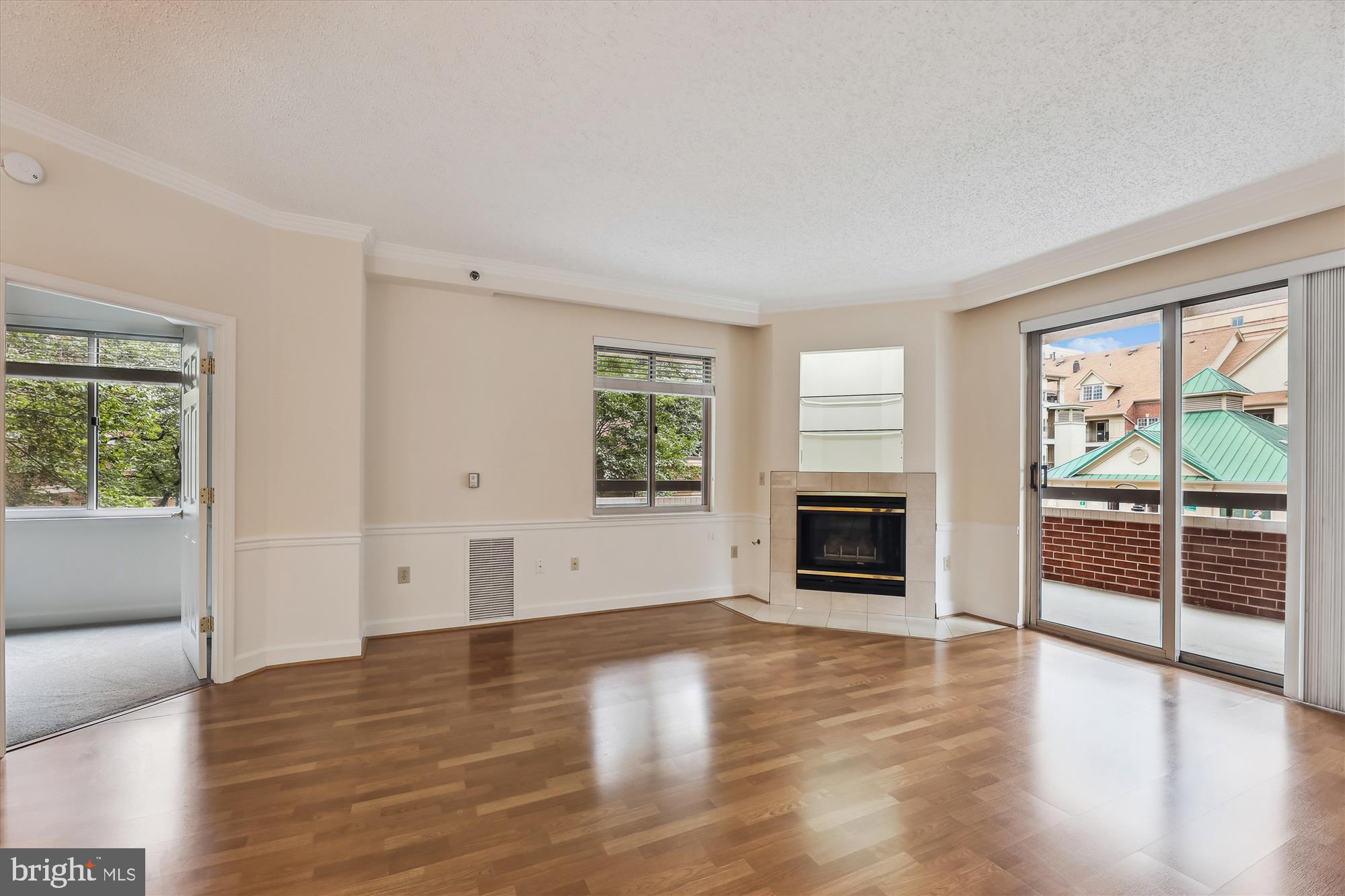 1276 N WAYNE STREET 200