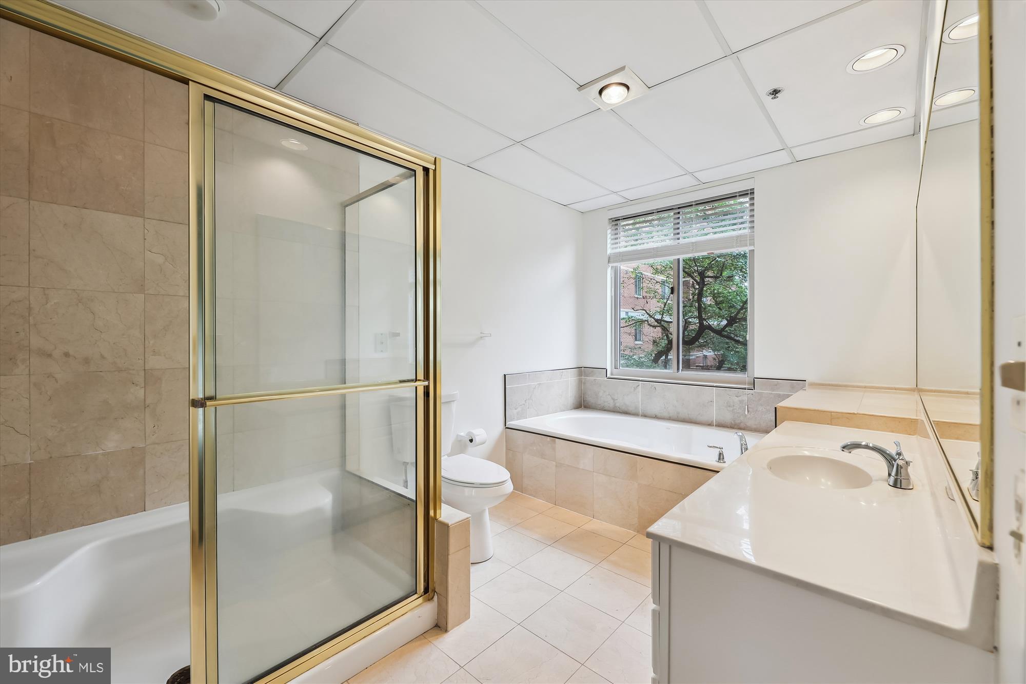 1276 N WAYNE STREET 200