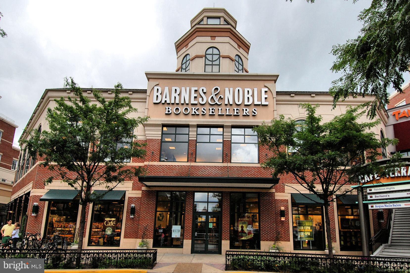 1276 N WAYNE STREET 200