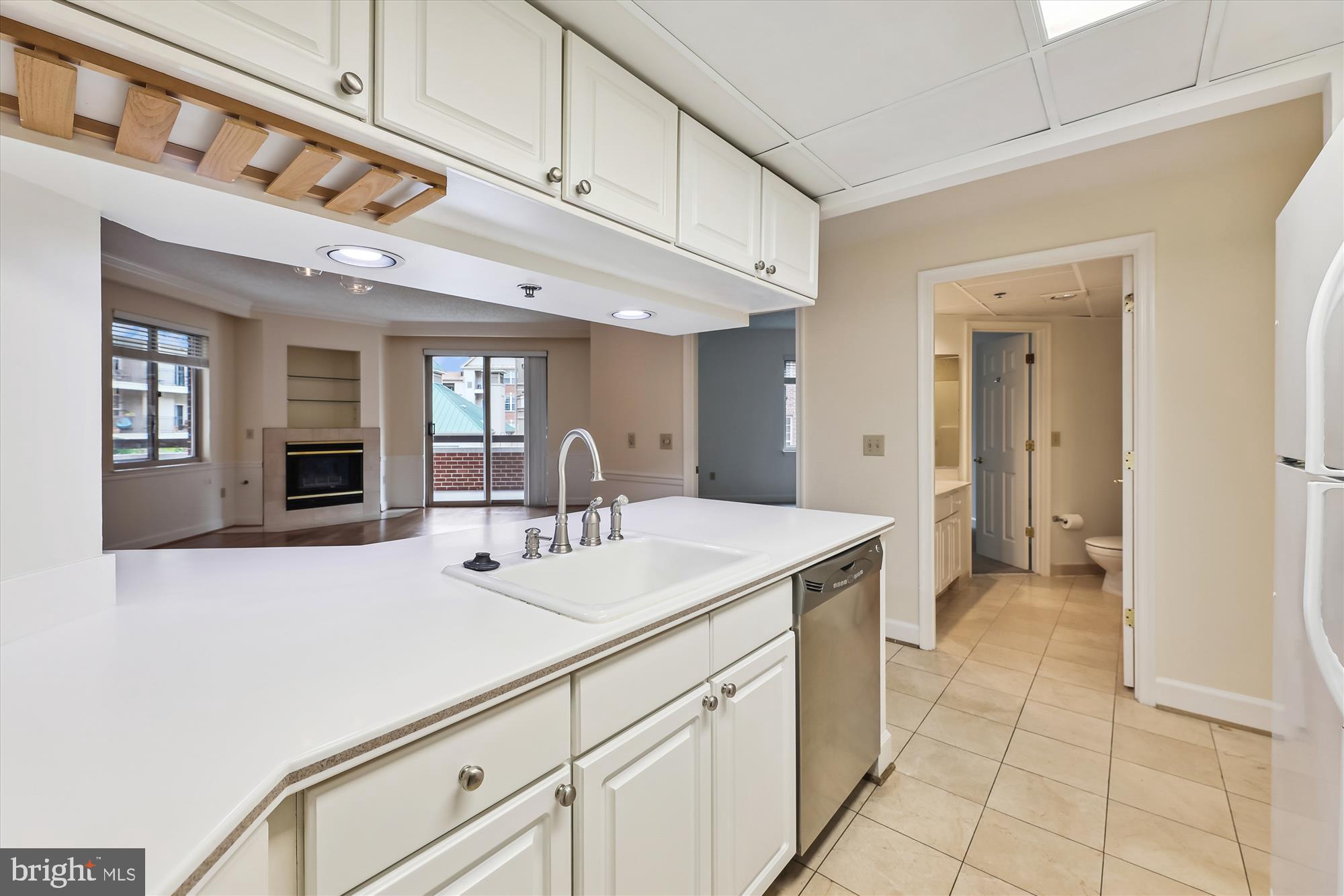 1276 N WAYNE STREET 200