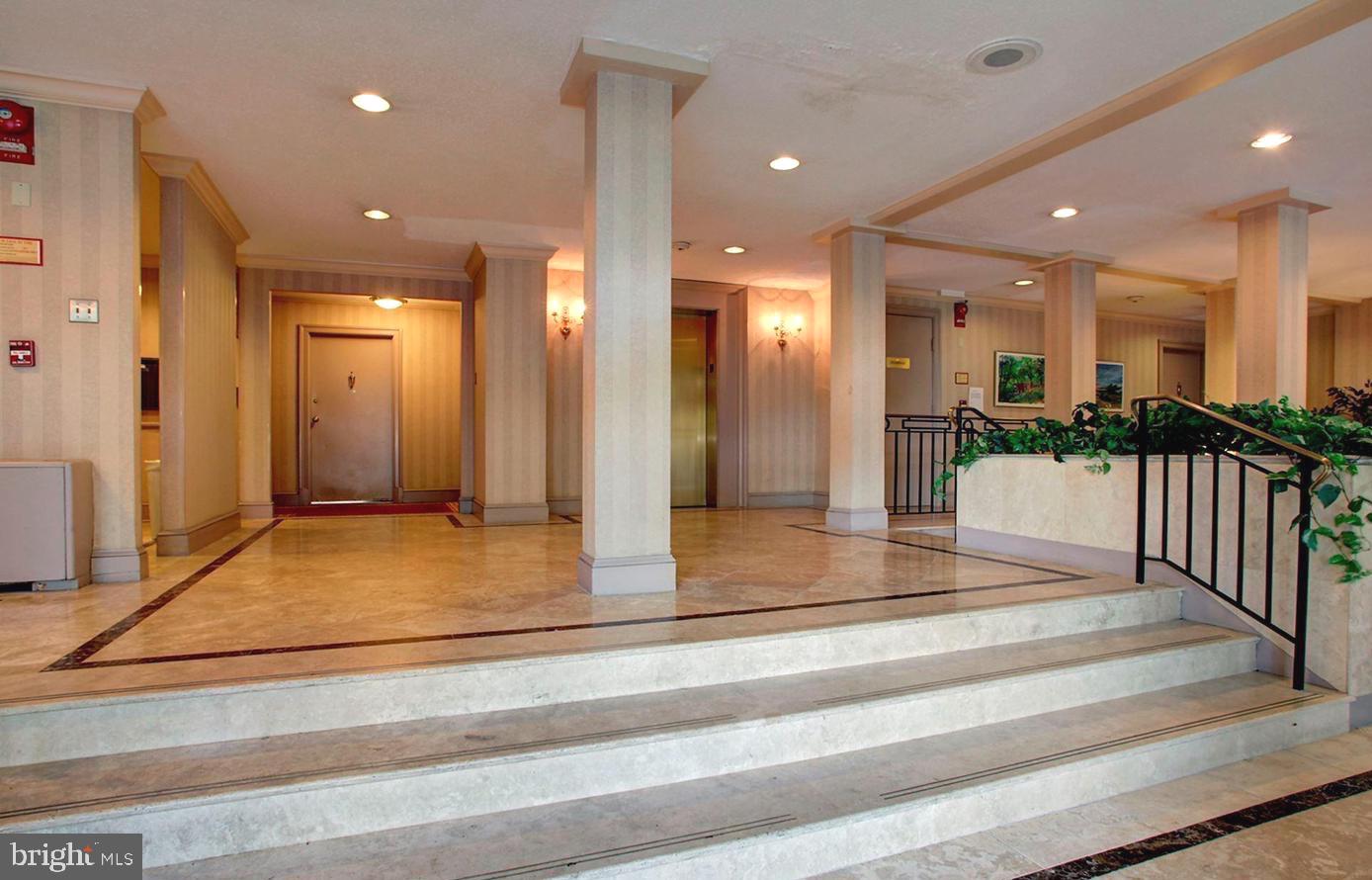 4390 LORCOM LANE 506