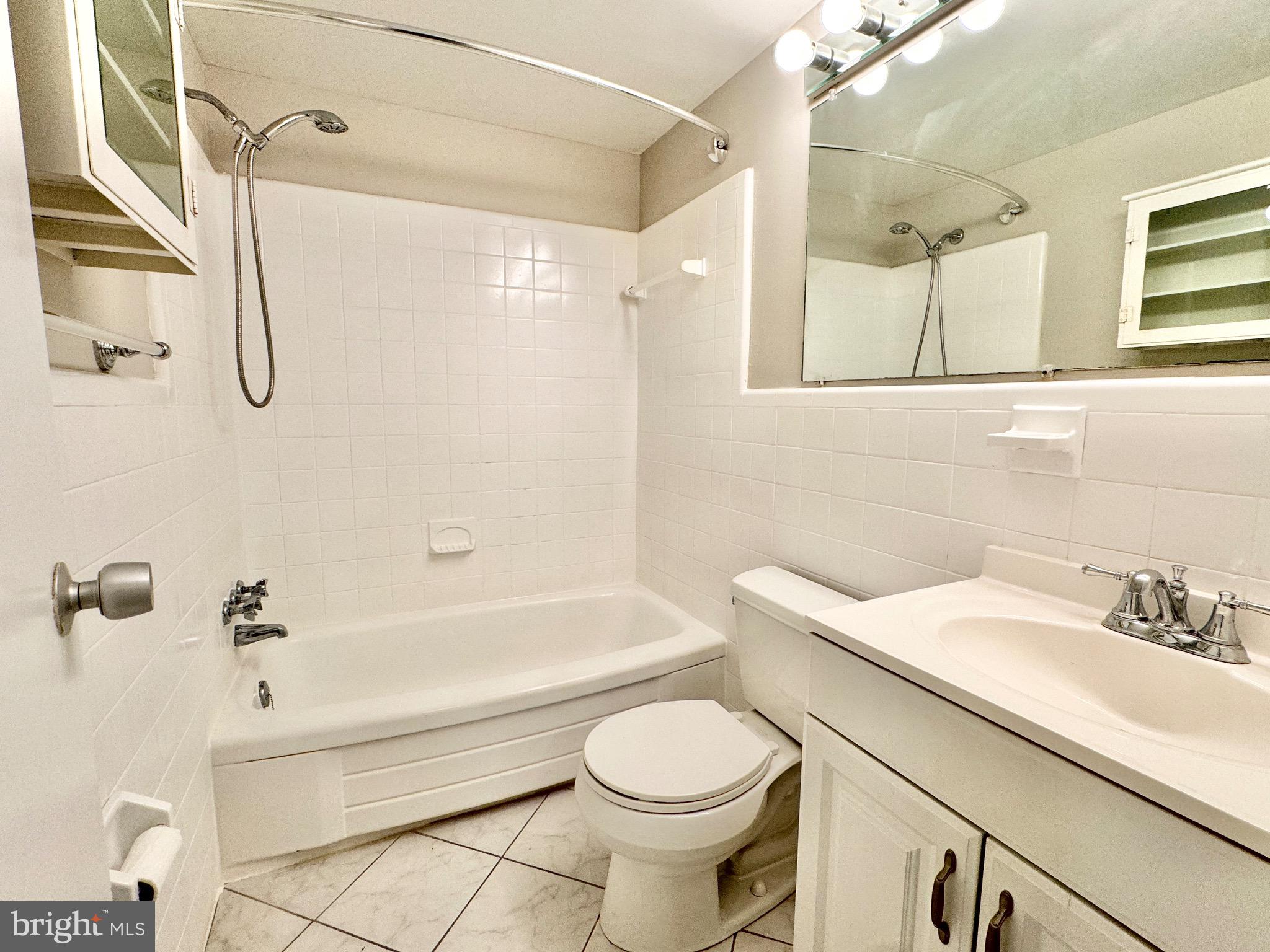 4390 LORCOM LANE 506