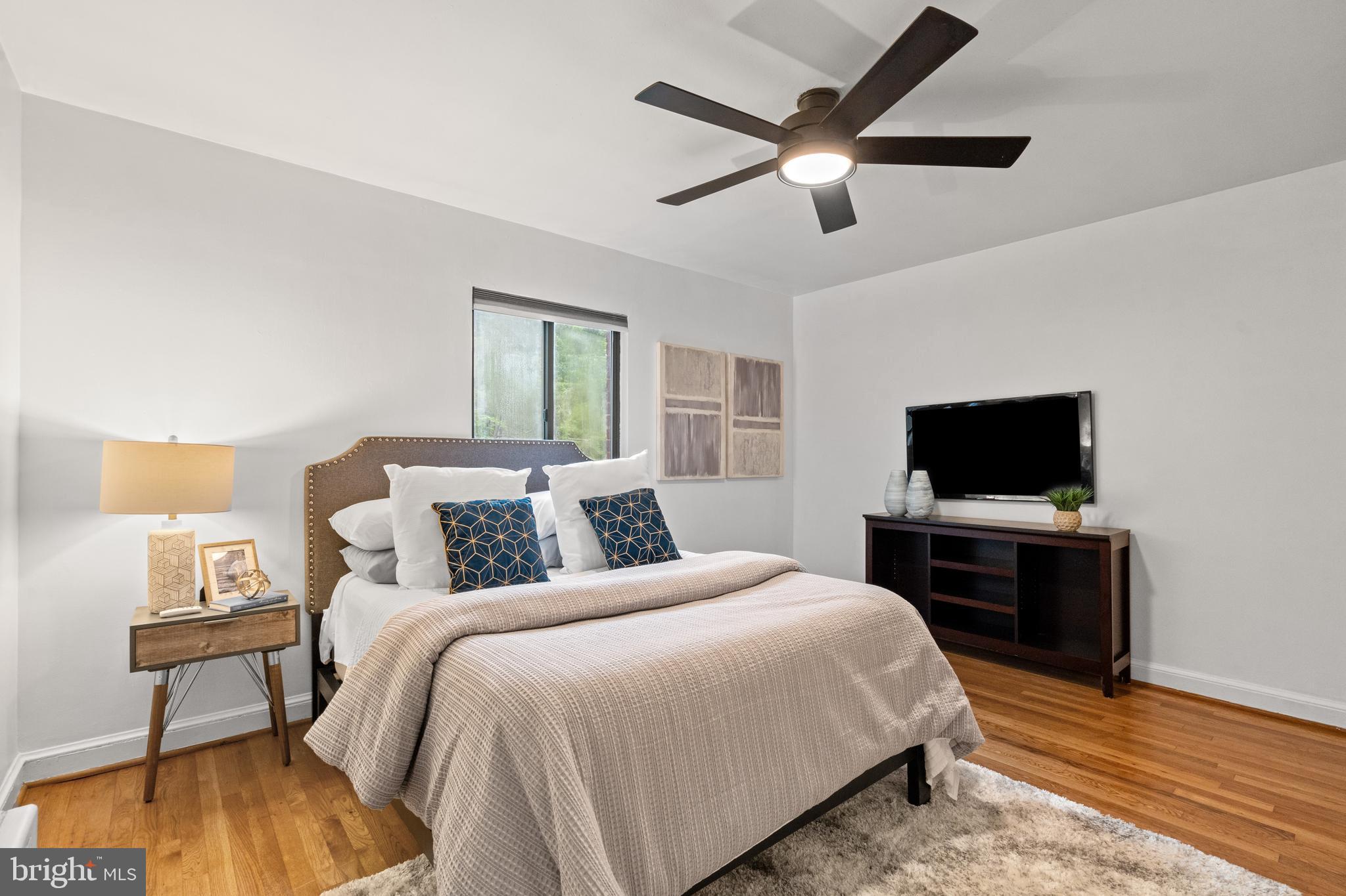 1563 N COLONIAL TERRACE 401-Z