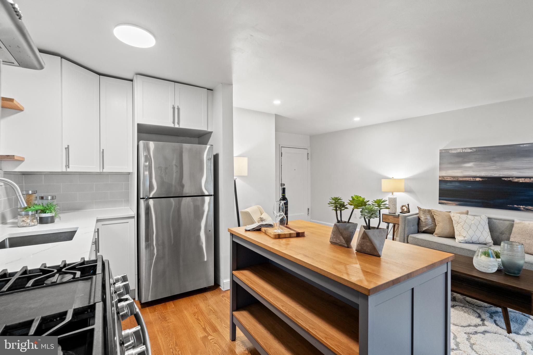 1563 N COLONIAL TERRACE 401-Z