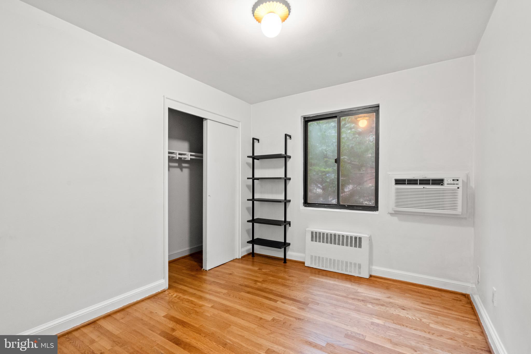 1563 N COLONIAL TERRACE 401-Z