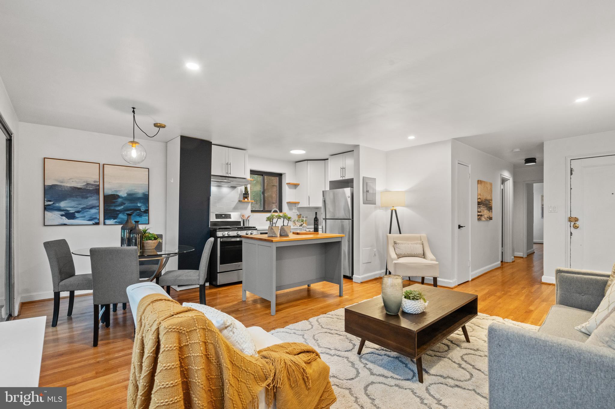 1563 N COLONIAL TERRACE 401-Z