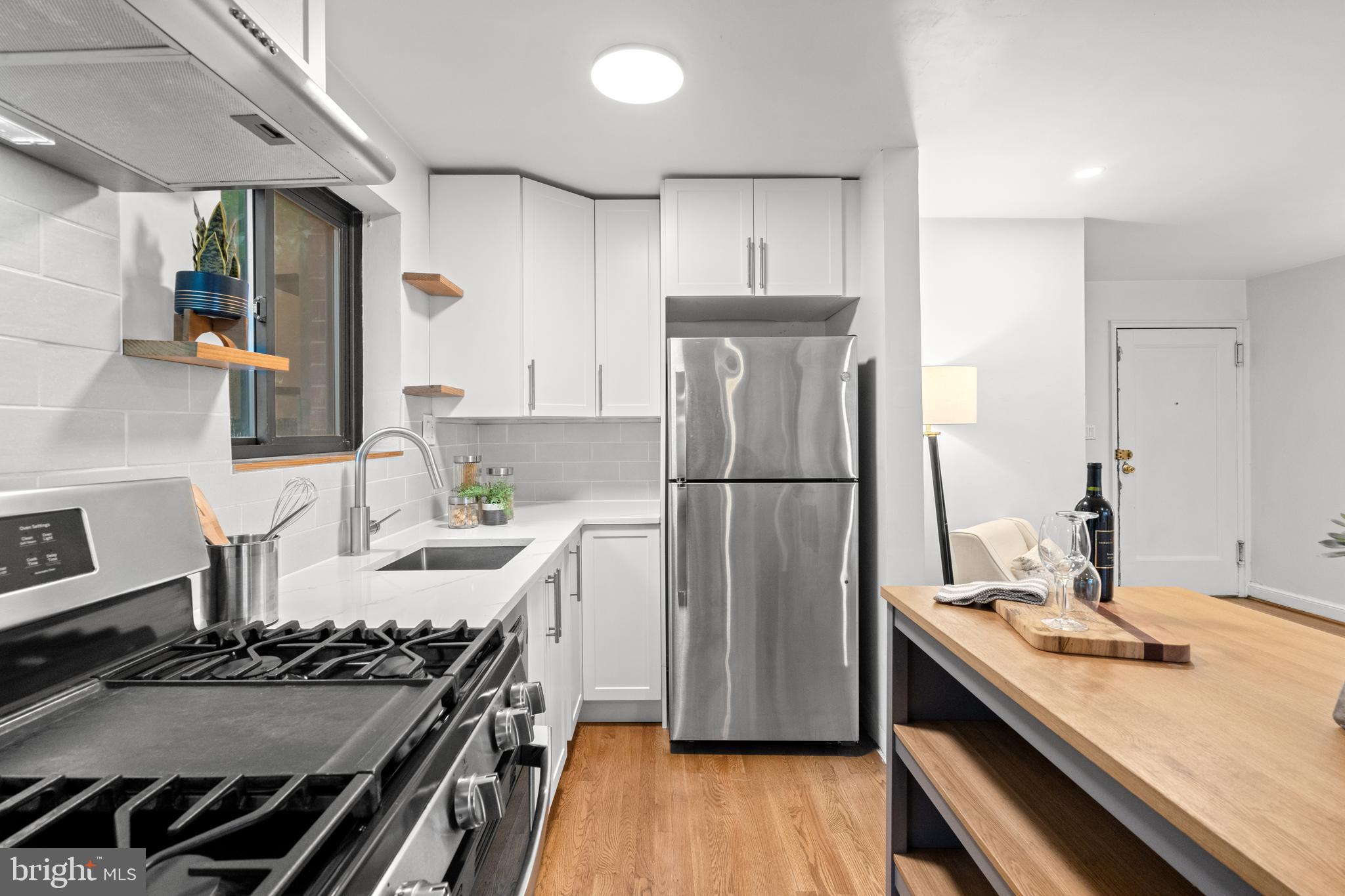 1563 N COLONIAL TERRACE 401-Z