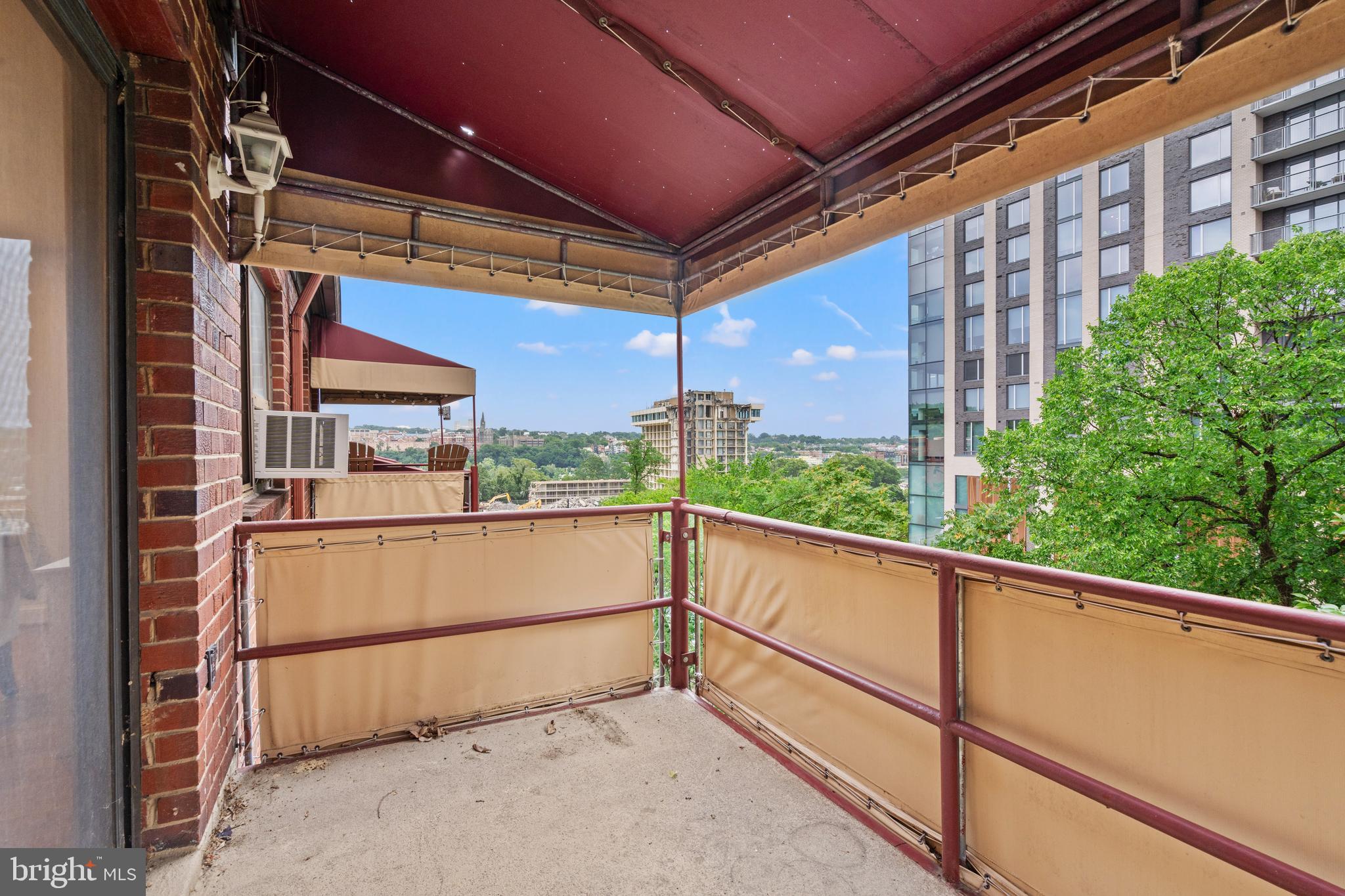 1563 N COLONIAL TERRACE 401-Z