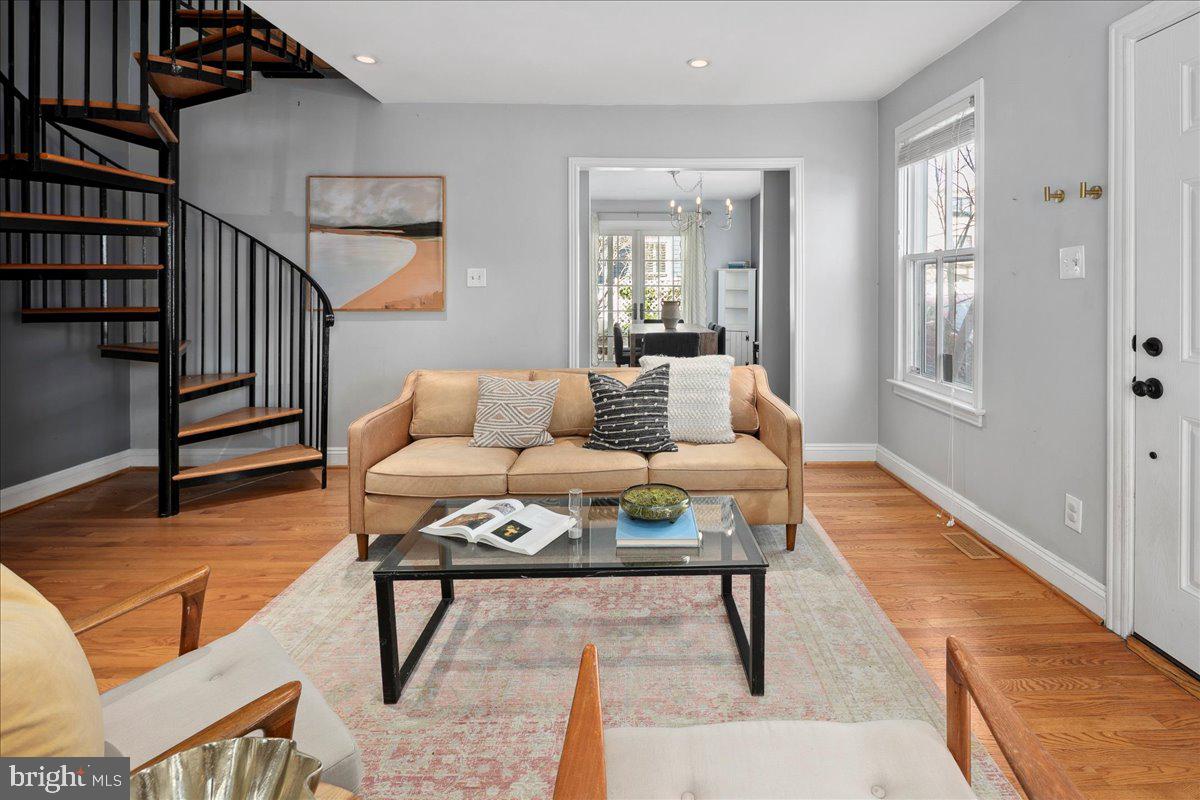 802 PENDLETON STREET