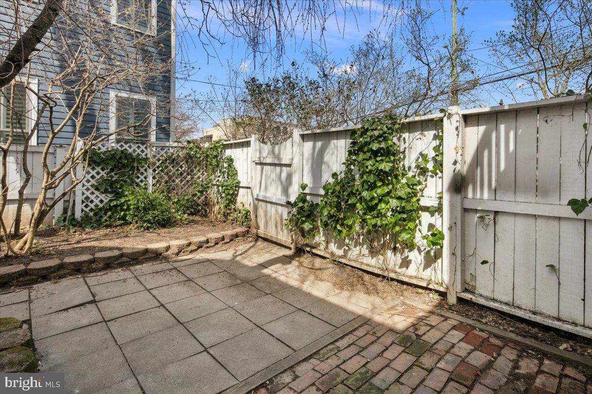 802 PENDLETON STREET