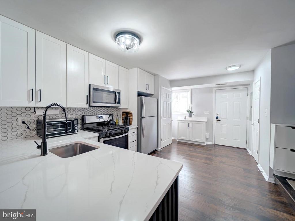 1489 N VAN DORN STREET Unit: B