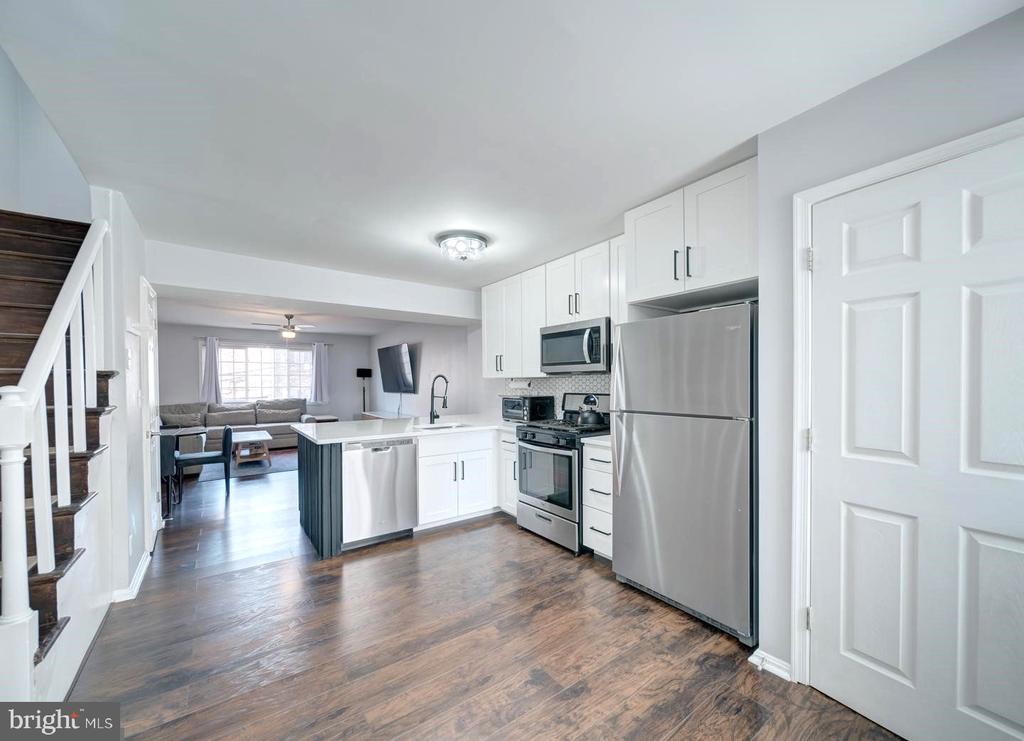 1489 N VAN DORN STREET Unit: B