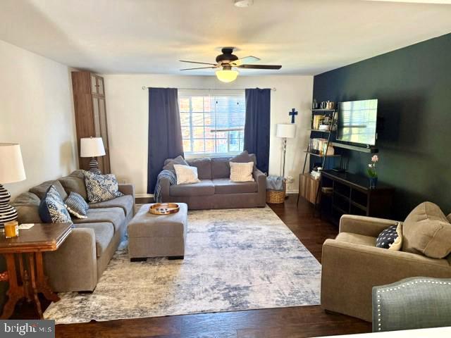 1489 N VAN DORN STREET Unit: B