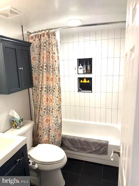 1489 N VAN DORN STREET Unit: B