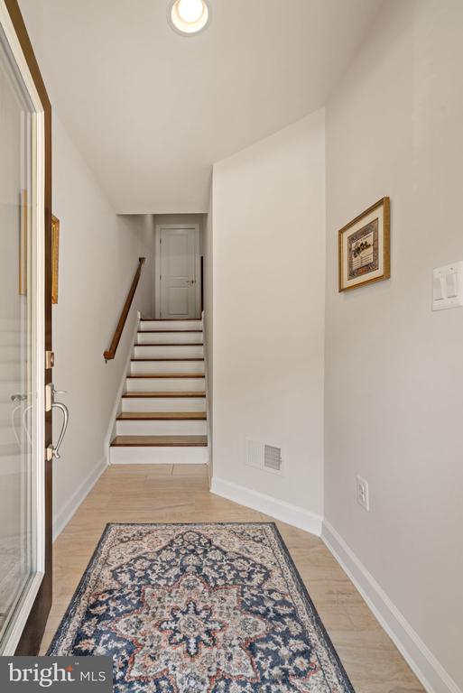 7205 HOLYWELL LANE