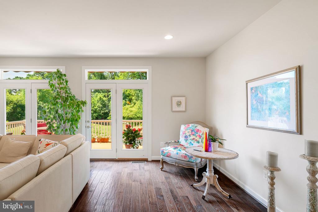 7205 HOLYWELL LANE