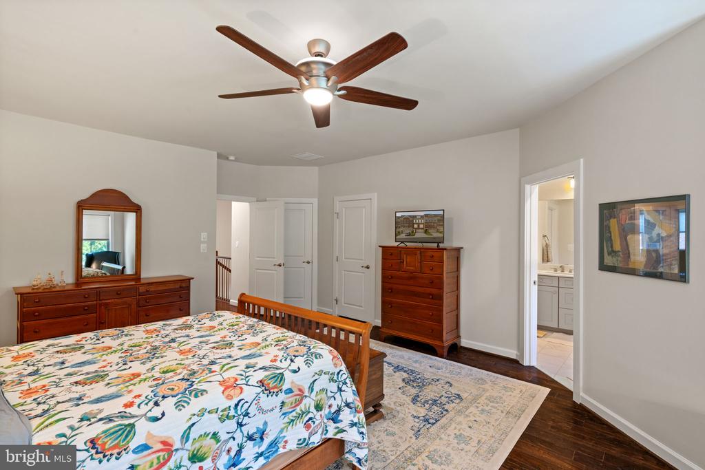 7205 HOLYWELL LANE