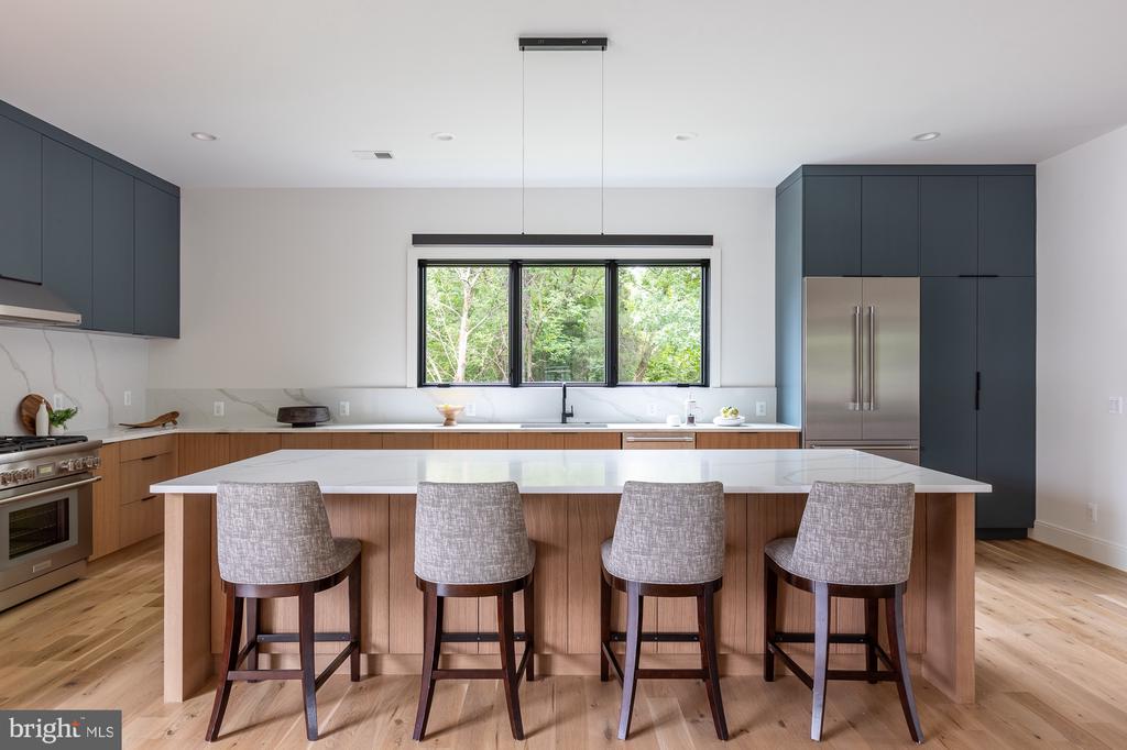 7526 FISHER DRIVE