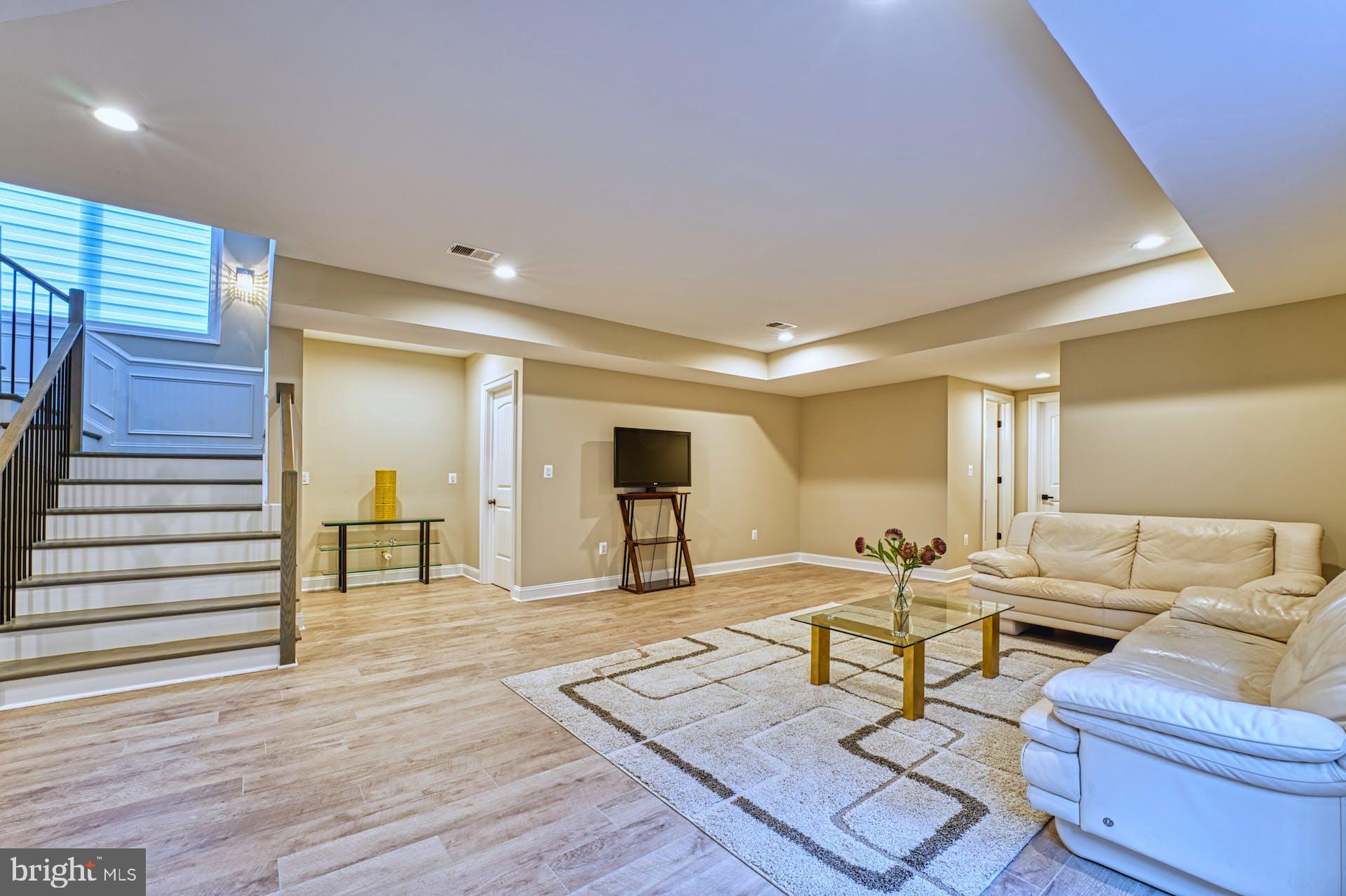 1600 GREAT FALLS STREET