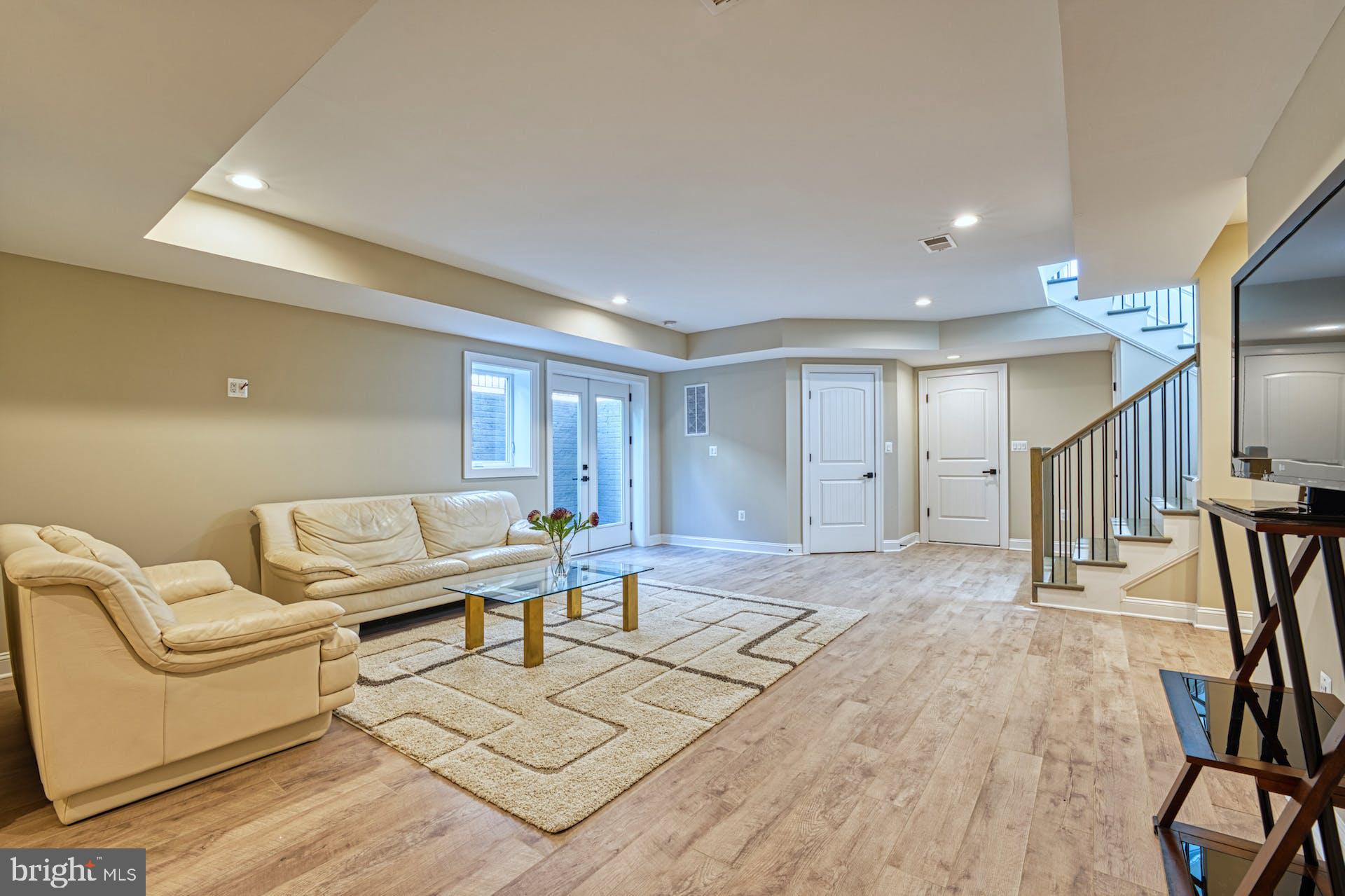 1600 GREAT FALLS STREET