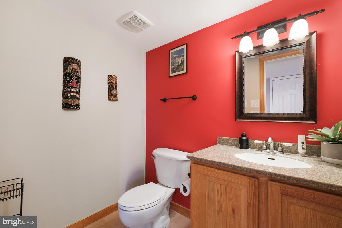 9207 ROBIN LYNN COURT