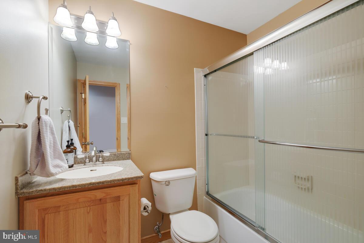 9207 ROBIN LYNN COURT