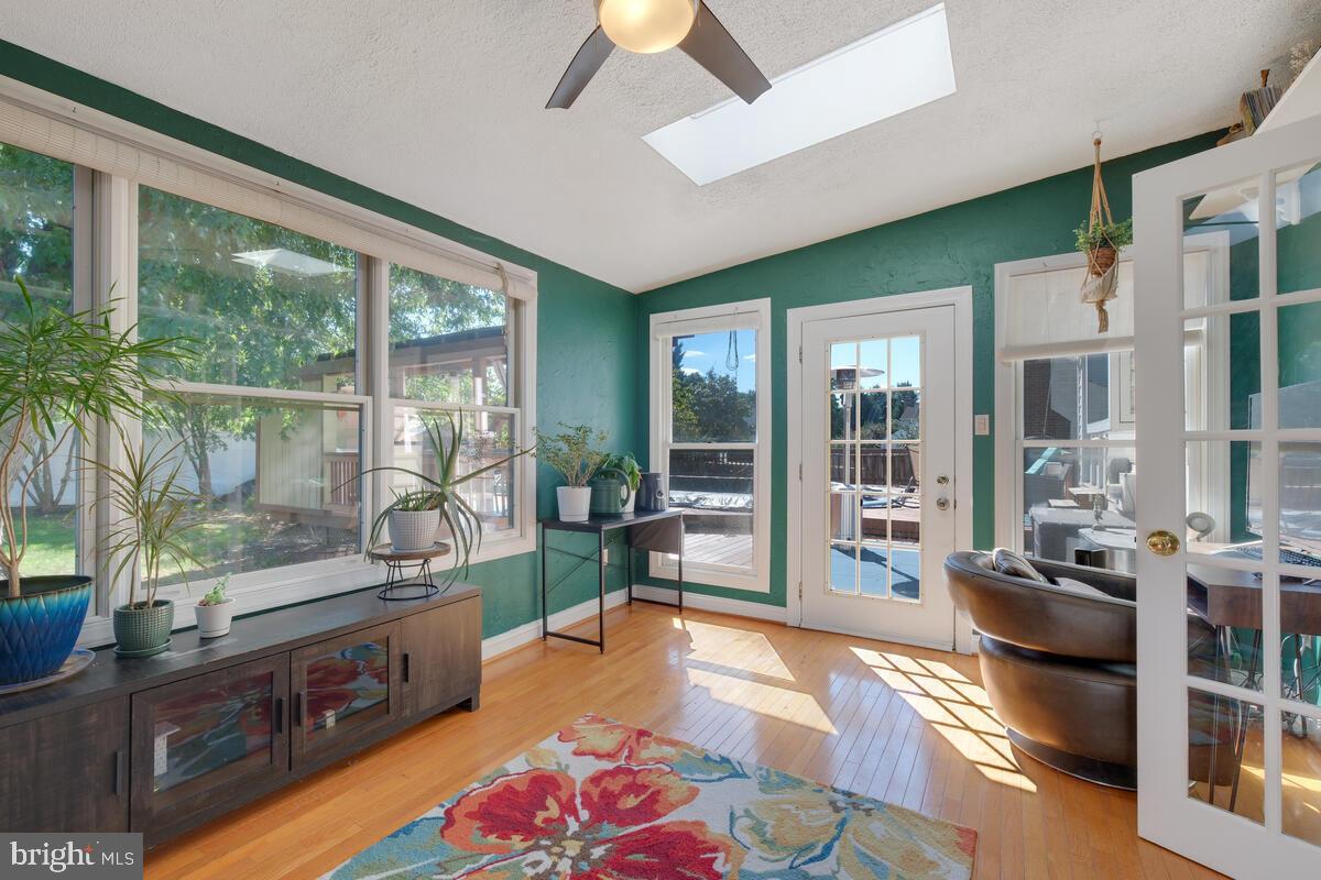 9207 ROBIN LYNN COURT