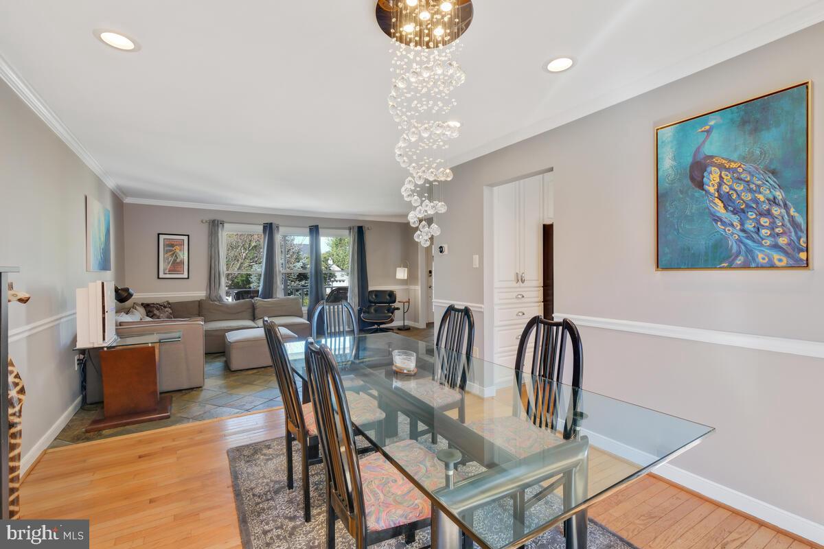 9207 ROBIN LYNN COURT