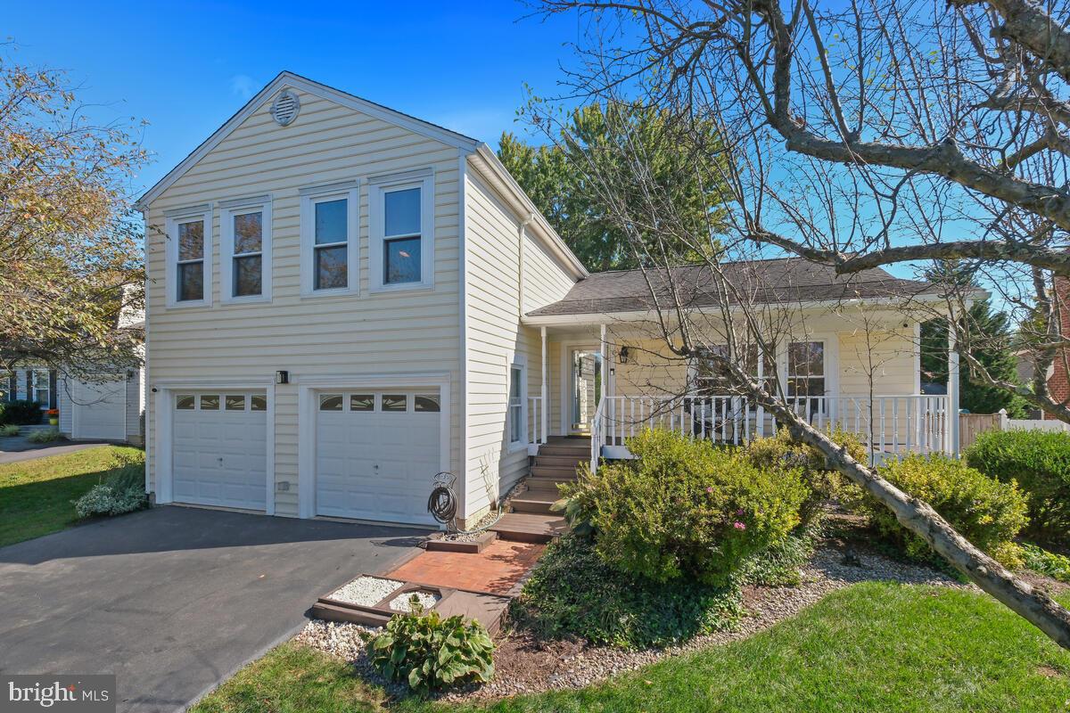 9207 ROBIN LYNN COURT