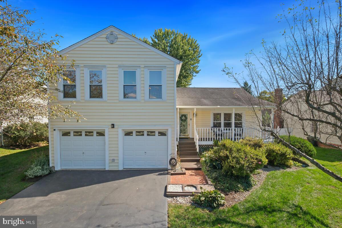 9207 ROBIN LYNN COURT