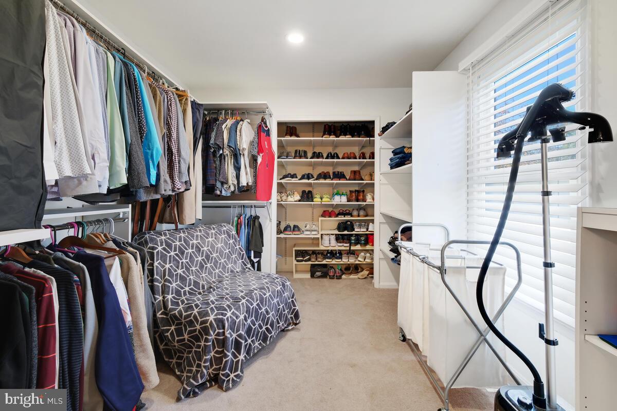 9207 ROBIN LYNN COURT