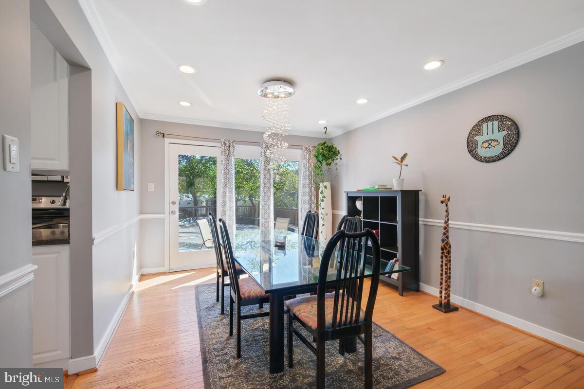 9207 ROBIN LYNN COURT